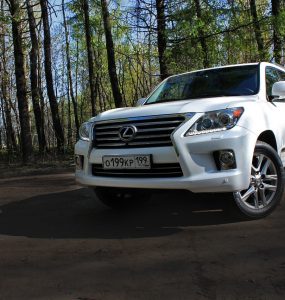 Sportowy Lexus